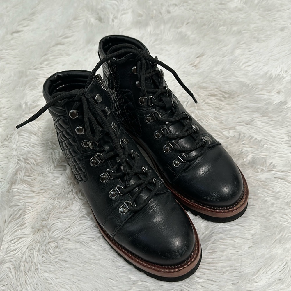 Blondo Black Leather Lace-Up Ankle Boots